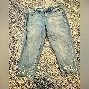 Lane Bryant Size 16 Mid-rise Essential Stretch Girlfriend Capri Jeans w/ Pearls